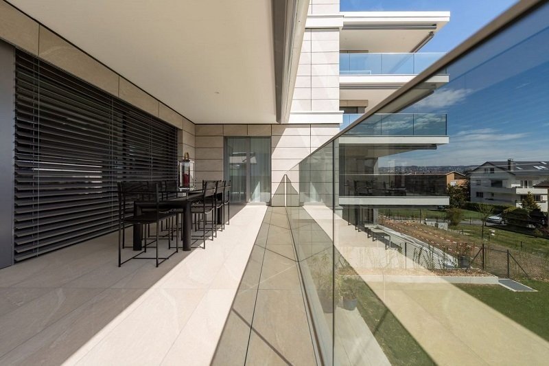 Apartmenhaus mit Terrrasse